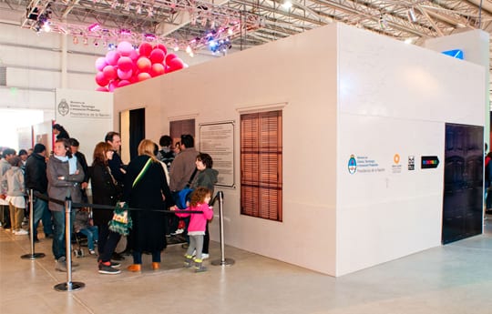 Tecnópolis (Argentina): simulador de un eje, en operación desde 2012.